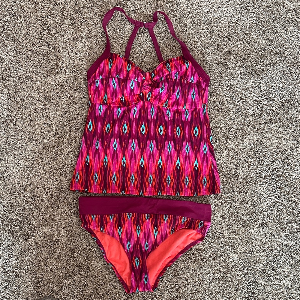 Title Nine Vibrant Pink and Red Apparel